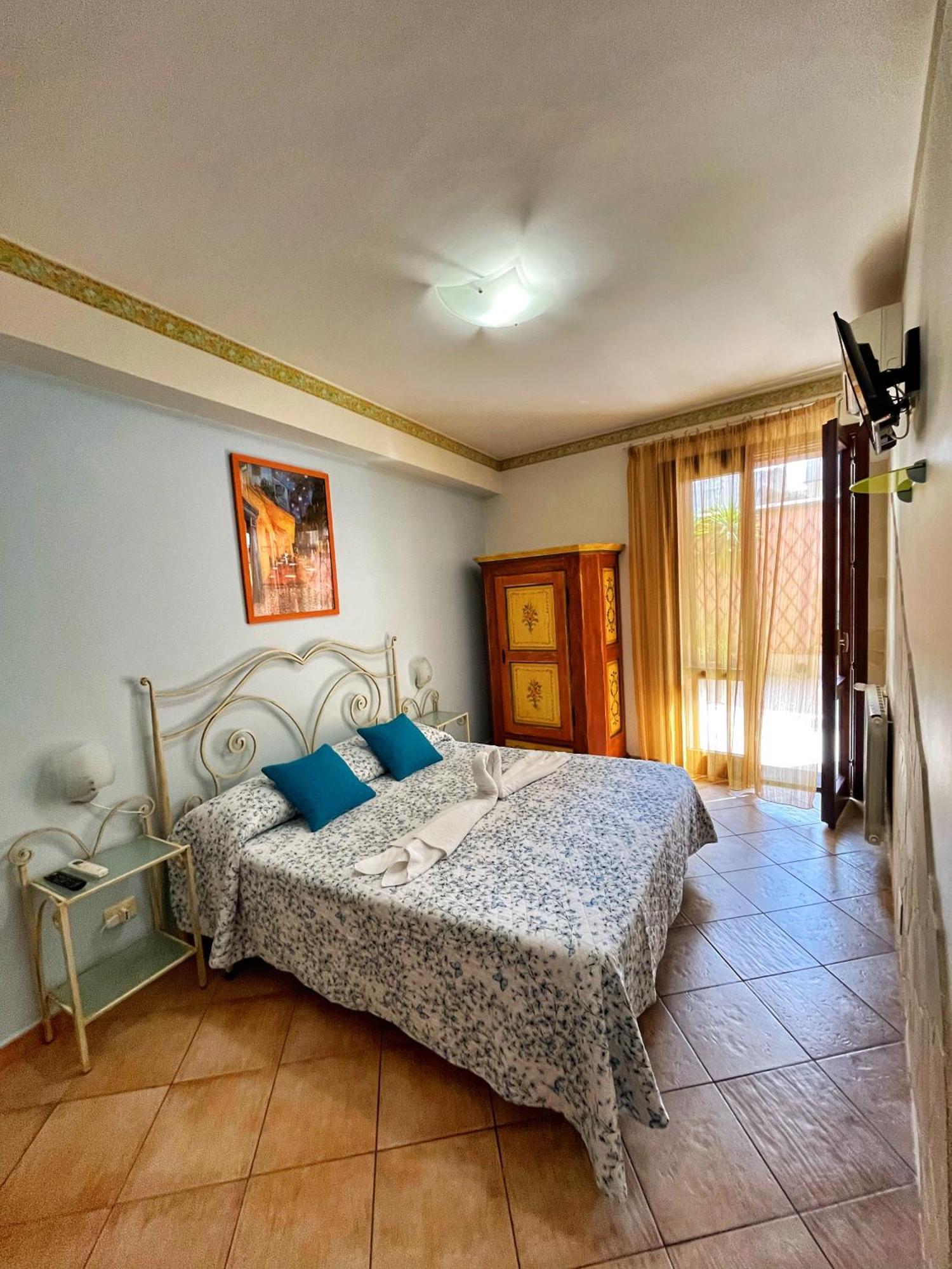 B&B Epos Acitrezza Exterior foto